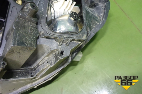 Фара правая (галоген) (9808572580) для Peugeot Expert с 2016г