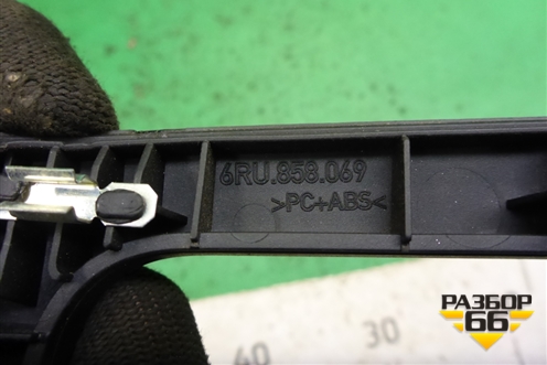 Рамка магнитолы (6RU858069) для Volkswagen Polo (седан) с 2010г