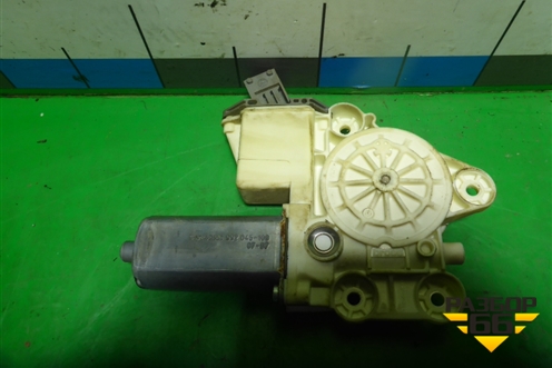 Моторчик стеклоподъёмника передний левый (6982005050) для Toyota Avensis с 2003-2009г