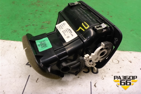 Дефлектор воздушный левый (6R0819703) для Volkswagen Polo (седан) с 2010г