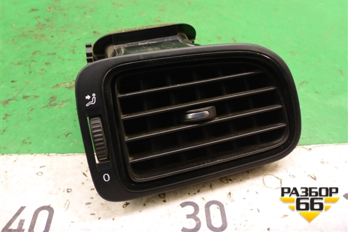 Дефлектор воздушный правый (6R0819704) для Volkswagen Polo (седан) с 2010г