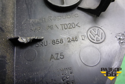Накладка на торпедо (бковая правая) (6RU858248D) для Volkswagen Polo (седан) с 2010г
