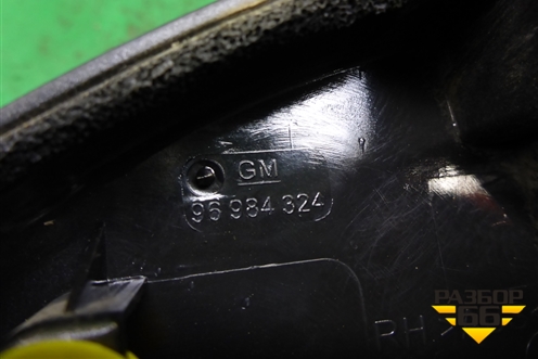Накладка двери передней правой уголок (96984324) для Chevrolet Cruze c 2009-2015г