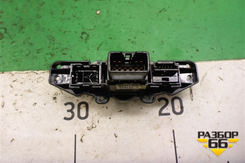 Кнопка аварийной сигнализации (39F1A01110) для Hyundai Solaris с 2010-2016г