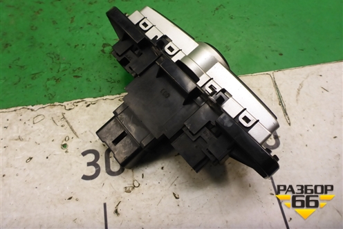 Кнопка аварийной сигнализации (39F1A01110) для Hyundai Solaris с 2010-2016г