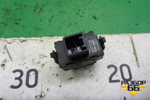 Кнопка стеклоподъёмника (37077B284A0B) для Toyota Corolla (E12) с 2001-2007г