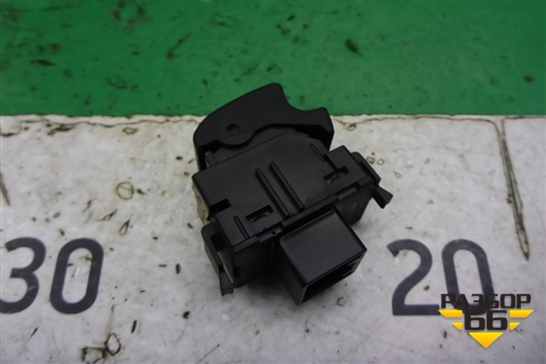 Кнопка стеклоподъёмника (37077B284A0B) для Toyota Corolla (E12) с 2001-2007г