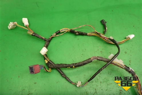 Проводка двери передней левой (8215202640) для Toyota Corolla (E12) с 2001-2007г