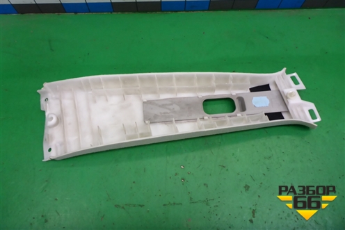 Обшивка стойки центральная верхняя левая (6241202110) для Toyota Corolla (E12) с 2001-2007г