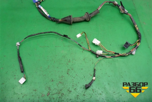 Проводка двери передней правой (8215102730) для Toyota Corolla (E12) с 2001-2007г