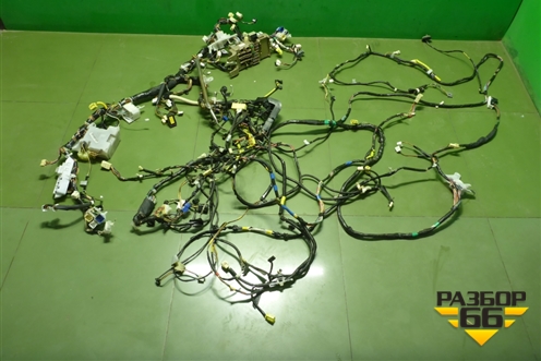 Проводка салонная (хетчбэк) (8214102X00) для Toyota Corolla (E12) с 2001-2007г