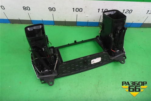 Дефлектор воздушный центральный (A1668300854) для Mercedes Benz ML-Klass W166 c 2011г