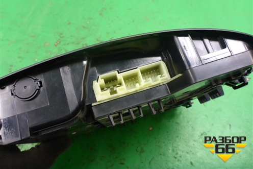 Плафон салонный передний (A1669008806) для Mercedes Benz ML-Klass W166 c 2011г