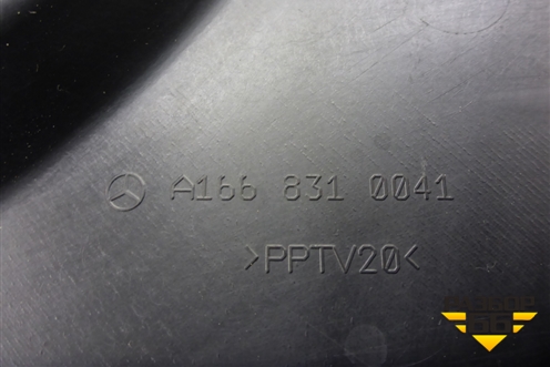 Решетка стеклоочистителей левая (A1668310041) для Mercedes Benz ML-Klass W166 c 2011г