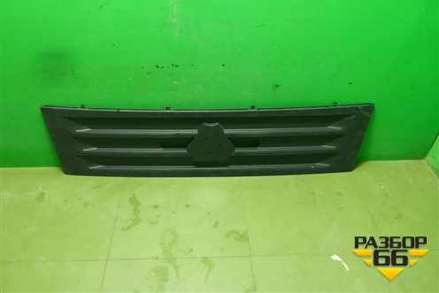 Решетка в капот  (812W611500110) для Sitrak  C7H