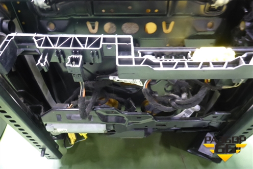 Сиденья комплект (AIR BAG электро регулировка обогрев) для Mercedes Benz ML-Klass W164 c 2005-2011г