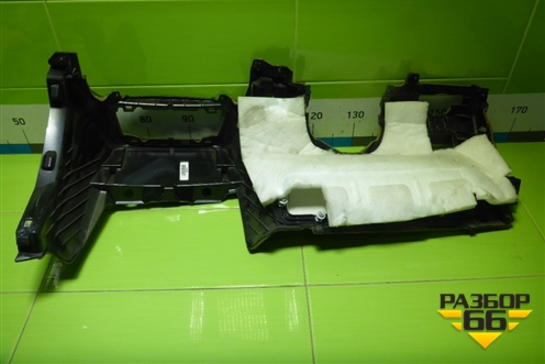 Накладка на торпедо (под рулём под AIR BAG) (A1666801687) для Mercedes Benz ML-Klass W166 c 2011г