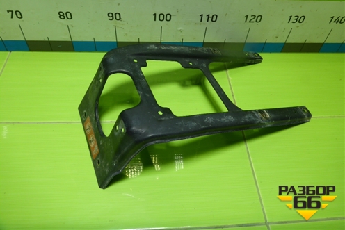 Кронштейн передней панели центральный для Mercedes Benz ML-Klass W164 c 2005-2011г