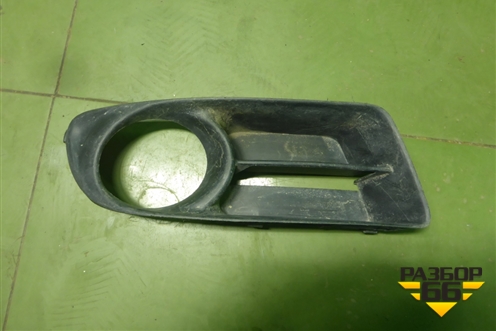 Накладка ПТФ правая (после 2004г) (5212702150) для Toyota Corolla (E12) с 2001-2007г
