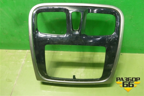 Рамка магнитолы (682601883R) для Renault Sandero с 2013-2022г