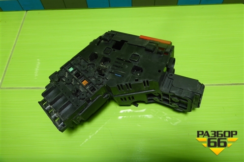 Блок предохранителей салонный (A1665402450) для Mercedes Benz ML-Klass W166 c 2011г