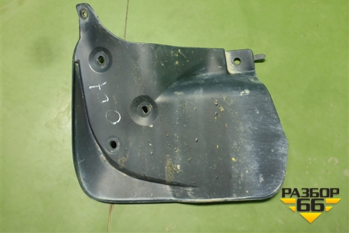 Брызговик передний правый (7662160160) для Toyota Land Cruiser (200) с 2008г