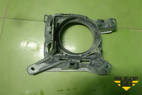Накладка ПТФ левая (после 2012г до 2015г) (5204060070) для Toyota Land Cruiser (200) с 2008г