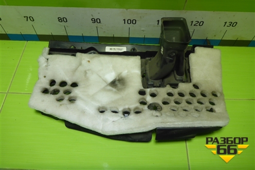 Накладка на торпедо (правая) (A1646800217) для Mercedes Benz ML-Klass W164 c 2005-2011г