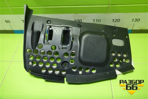 Накладка на торпедо (правая) (A1646800217) для Mercedes Benz ML-Klass W164 c 2005-2011г