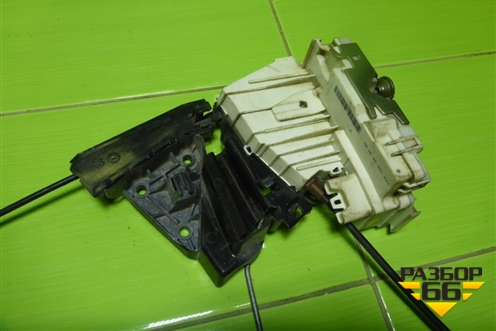 Замок двери передней правой (A1697202835) для Mercedes Benz ML-Klass W164 c 2005-2011г