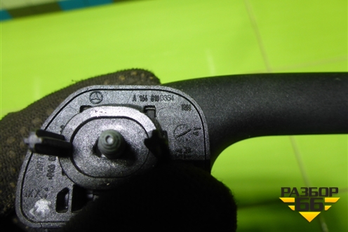 Ручка внутренняя потолочная передняя (A1648100354) для Mercedes Benz ML-Klass W164 c 2005-2011г