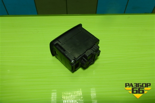 Кнопка открывания багажника (A2518706310) для Mercedes Benz ML-Klass W164 c 2005-2011г