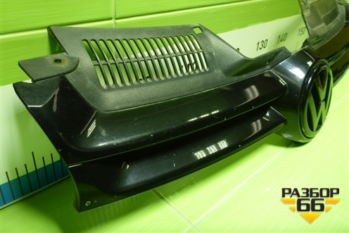 Решетка радиатора для Volkswagen Golf V с 2003-2009г