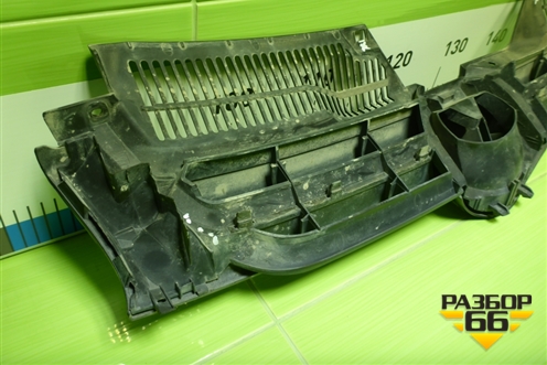 Решетка радиатора для Volkswagen Golf V с 2003-2009г