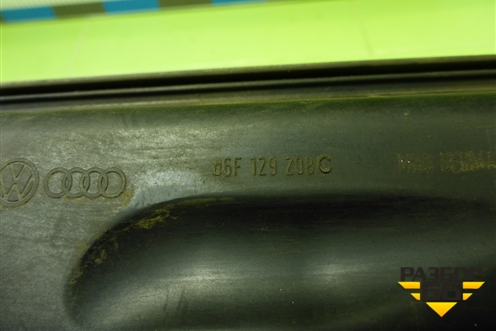 Накладка декоративная на двигатель (2.0л BLY) (06F129208C) для Volkswagen Golf V с 2003-2009г