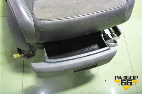 Сиденья комплект (AIR BAG электро регулировка обогрев) для Volkswagen Golf V с 2003-2009г