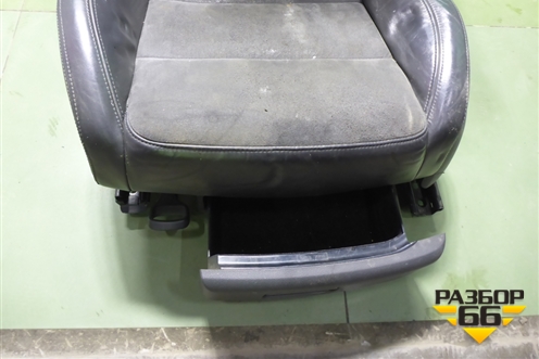 Сиденья комплект (AIR BAG электро регулировка обогрев) для Volkswagen Golf V с 2003-2009г