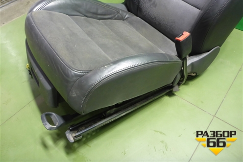 Сиденья комплект (AIR BAG электро регулировка обогрев) для Volkswagen Golf V с 2003-2009г