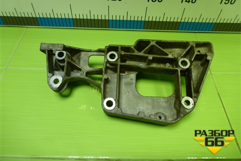 Кронштейн генератора (2.0л BLY) (06F903143F) для Volkswagen Golf V с 2003-2009г