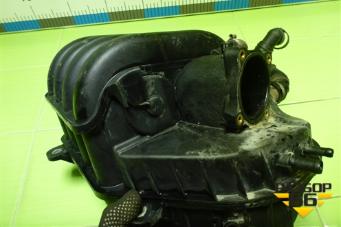 Коллектор впускной (2.0л BLY) (06F133210N) для Volkswagen Golf V с 2003-2009г