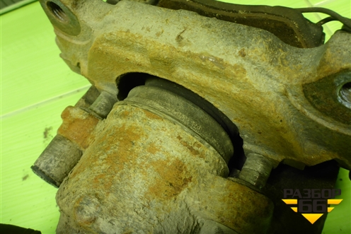 Суппорт передний правый для Volkswagen Golf V с 2003-2009г