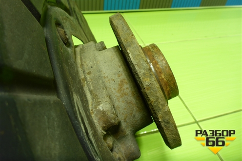 Кулак поворотный передний левый для Volkswagen Golf V с 2003-2009г