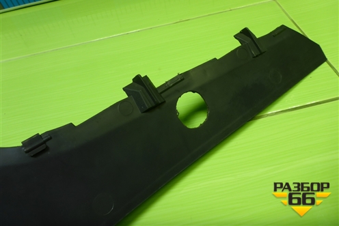 Накладка внутренняя (на консоль правая) (1K1863046) для Volkswagen Golf V с 2003-2009г