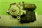 Моторчик стеклоподъёмника задний левый (1K4839402D) для Volkswagen Golf V с 2003-2009г