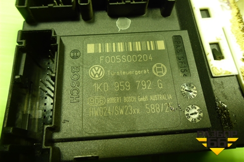 Моторчик стеклоподъёмника передний правый (1K0959792G) для Volkswagen Golf V с 2003-2009г
