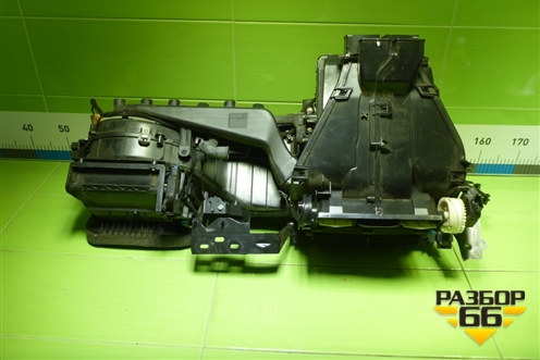 Корпус отопителя (1K1820308B) для Volkswagen Golf V с 2003-2009г