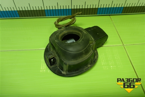 Лючок бензобака (1K6809857) для Volkswagen Golf V с 2003-2009г