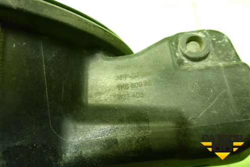 Лючок бензобака (1K6809857) для Volkswagen Golf V с 2003-2009г
