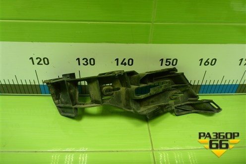 Кронштейн заднего бампера правый (1K6807394) для Volkswagen Golf V с 2003-2009г