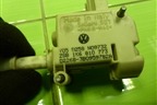 Активатор лючка бензобака (1K6810773) для Volkswagen Golf V с 2003-2009г